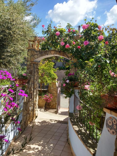 Facade/entrance, Garden