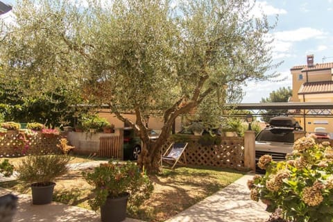 Linda Apartments Zambrattia Bed and Breakfast in Istria County