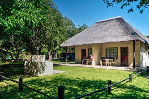 Property building, Patio, Natural landscape, Garden, Garden view