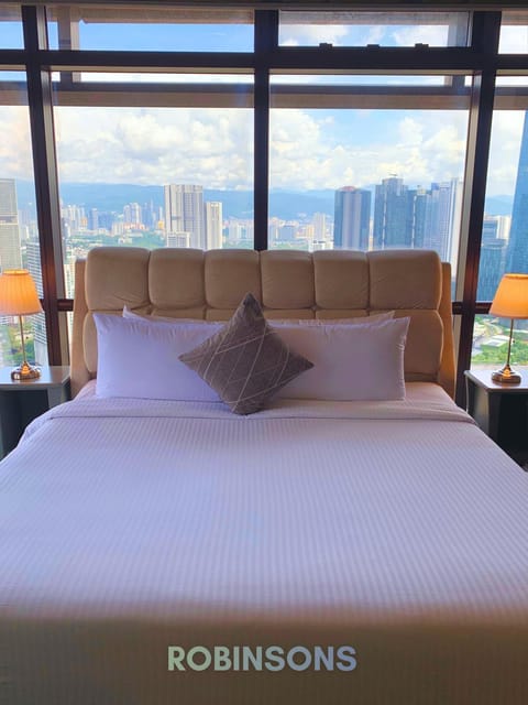 Nearby landmark, Bed, Natural landscape, Bedroom, Landmark view, Mountain view