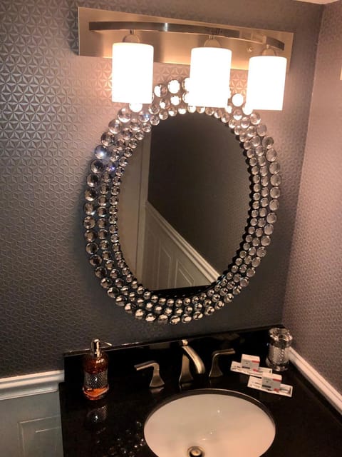 The Village Inn Hotel Hotel in Milwaukee