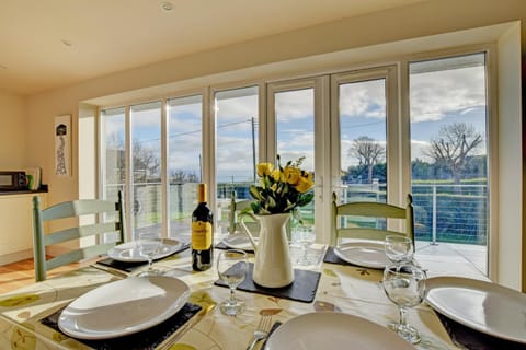 Dining area, Garden view, Sea view