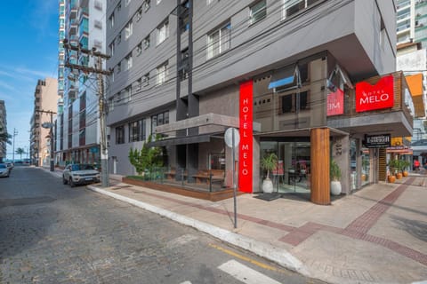 Property building, Nearby landmark, Facade/entrance, Neighbourhood, Activities, Other, Beach, Street view, Location
