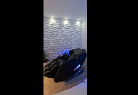 Apartment Wave -Luxury massage chair-Infrared Sauna, Parking with video surveillance, Entry with PIN 0 - 24h, FREE CANCELLATION 24 hours before Check In, Premium pillows and mattress Apartment in Slavonski Brod