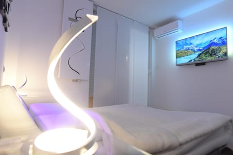 Apartment Wave -Luxury massage chair-Infrared Sauna, Parking with video surveillance, Entry with PIN 0 - 24h, FREE CANCELLATION 24 hours before Check In, Premium pillows and mattress Apartment in Slavonski Brod