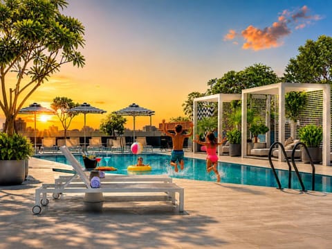 Swimming pool