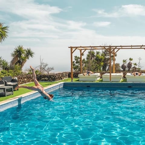 Activities, Diving, Swimming pool