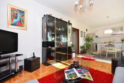 TV and multimedia, Living room, Seating area