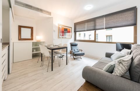Communal lounge/ TV room, Living room, Lounge or bar