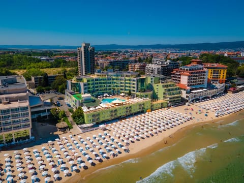 Property building, Nearby landmark, Day, Bird's eye view, Beach, Sea view, Location