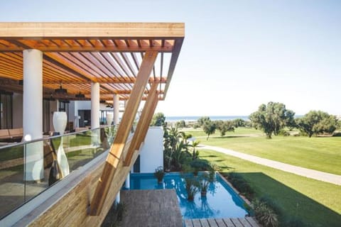 Restaurant/places to eat, Fitness centre/facilities, Kids's club
