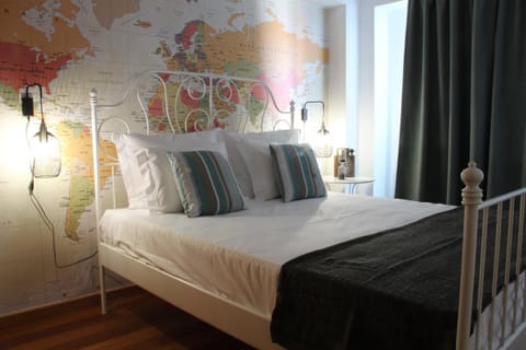 Property building, Bathroom, TV and multimedia, View (from property/room), Living room, Bedroom, kitchen