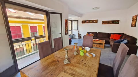 Balcony/Terrace, Living room, Seating area, Dining area