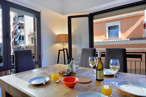 Living room, Street view