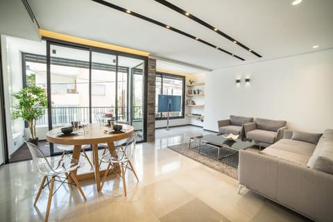 View (from property/room), Living room, Seating area