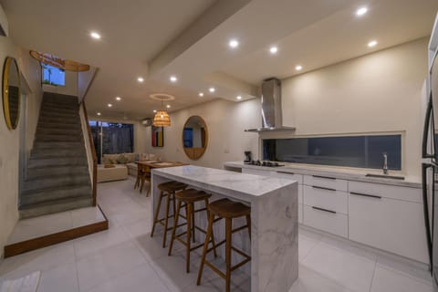 Villa Nestor - New Contemporary 3bd villa next to the Beach Villa in North Kuta