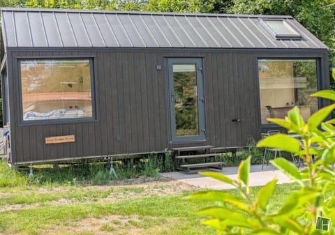 Property building, Spring, Day, Summer, Garden