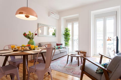 Living room, Dining area