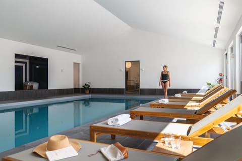 Swimming pool, sunbed