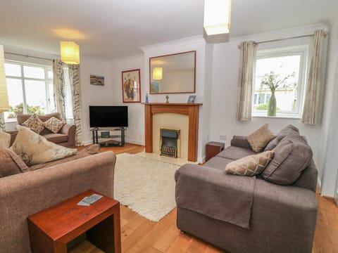 5 Cae Derwydd House in Llanbadrig