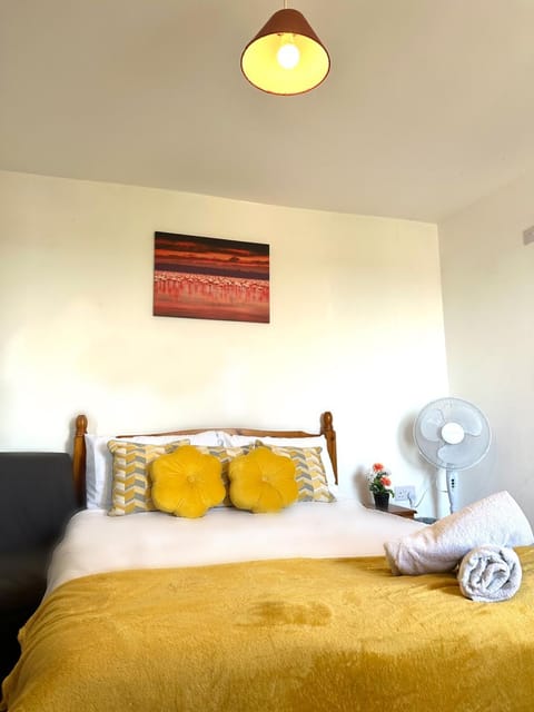 Langdale House 5 bedroom 7 beds 3 bathrooms Vacation rental in Derby