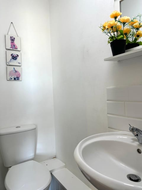 Langdale House 5 bedroom 7 beds 3 bathrooms Vacation rental in Derby