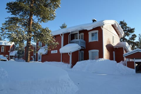 Property building, Day, Winter