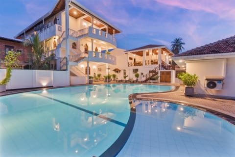 Property building, Swimming pool