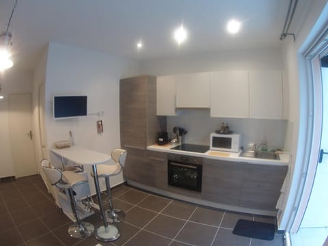 TV and multimedia, Kitchen or kitchenette, Living room, Dining area