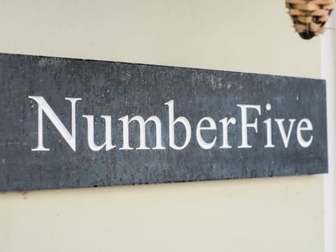 5 Bodmin Hill House in England