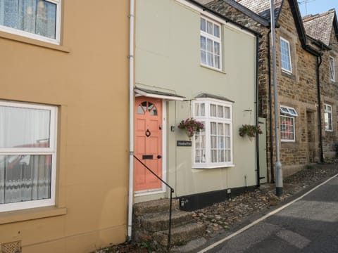 5 Bodmin Hill House in England