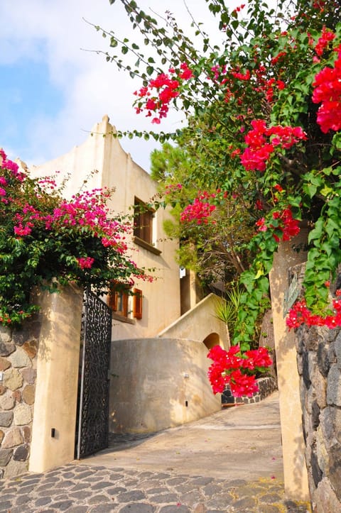 Property building, Facade/entrance