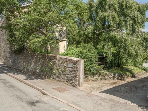 The Schoolhouse Bakehouse Apartment in Bishop's Castle