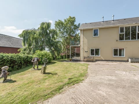 The Schoolhouse Bakehouse Apartment in Bishop's Castle