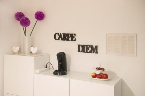 Coffee/tea facilities, Seating area