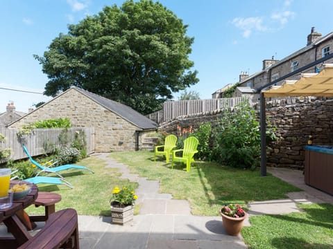 1 Springwater View House in England