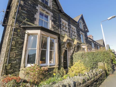 48 Oak Street House in Windermere