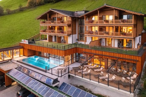 Property building, Natural landscape, Pool view, Swimming pool