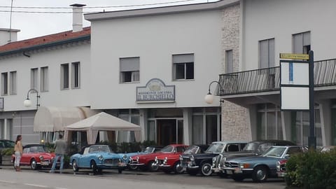 Property building, Day