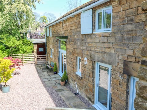 Vale Barn House in North East Derbyshire District