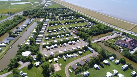 People, Natural landscape, Area and facilities