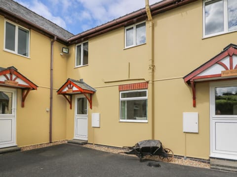 Pheasant Wood House in Wales