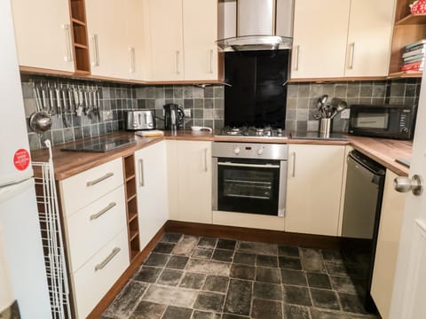 9 Navigation Square House in Skipton