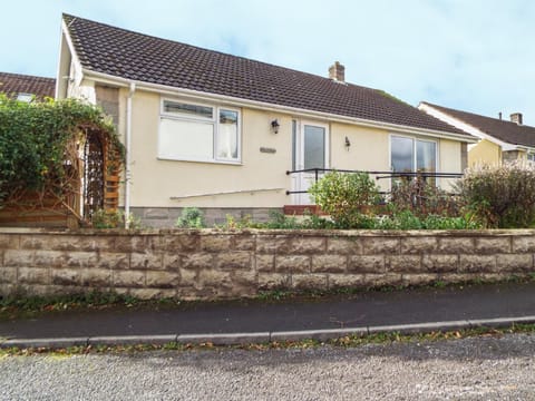 Lamora House in Cheddar