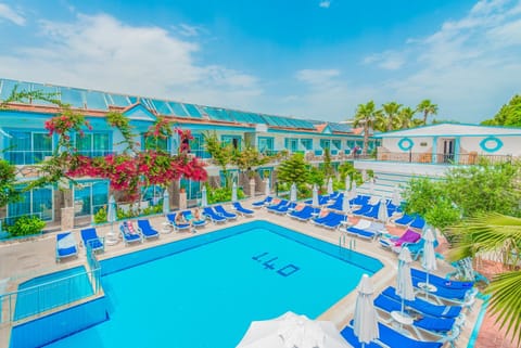 Property building, Swimming pool