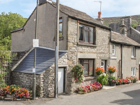 Lees Cottage House in High Peak District