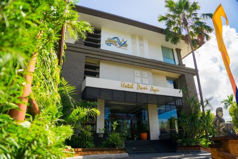 Property building, Facade/entrance, Property logo or sign