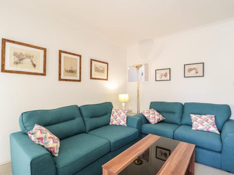 1 Rubby Banks Road House in Allerdale District