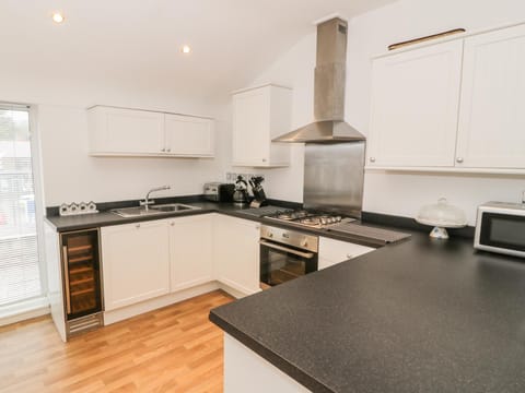 7 Marina View Apartment in Pwllheli