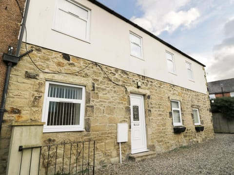 Lower Driftwood Apartment in Amble